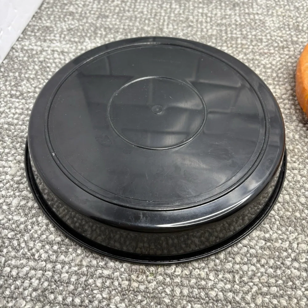 The Unbranded Brand play pizza